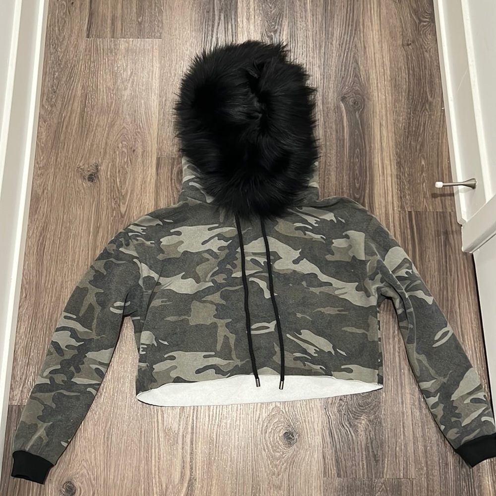 Jocelyn Camo Fur crop Sweatshirt